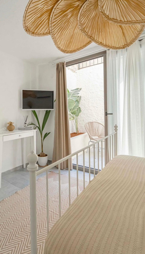 Room 3, Ref Köyiçi, Çeşme