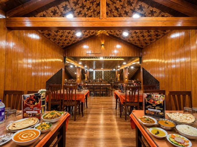 Food & Drinks 3, Pine View Resort - Gulmarg, Baramulla