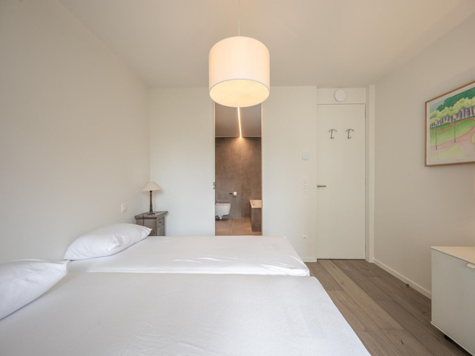 Room 3, Wagram Apartment for 8 Peoples, West-Vlaanderen