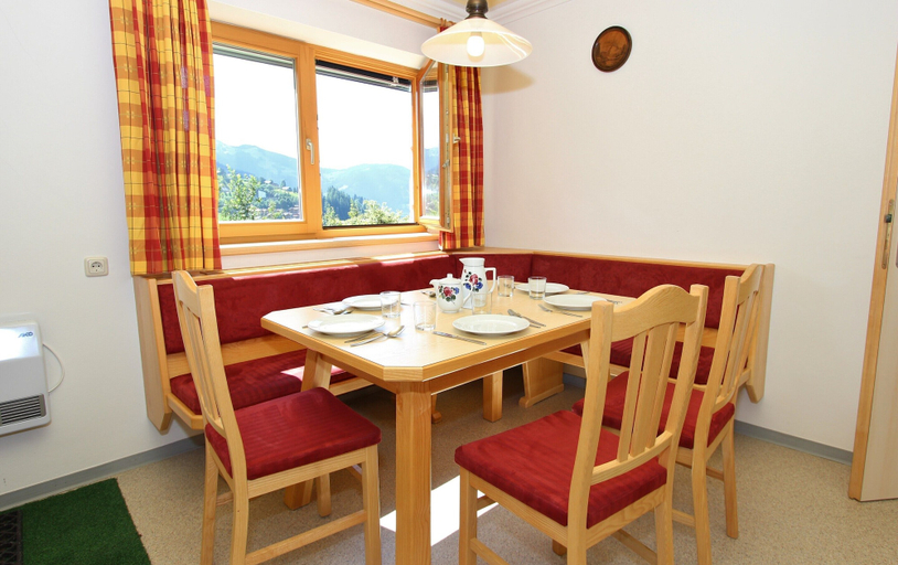 Others 5, Large Apartment in Maria Alm With Terrace, Zell am See