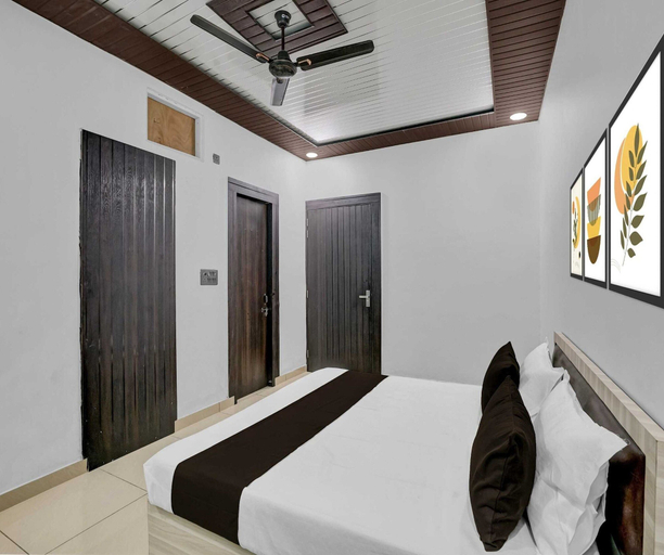 Room 2, Hotel O Dadri Railway Station, Gautam Buddha Nagar