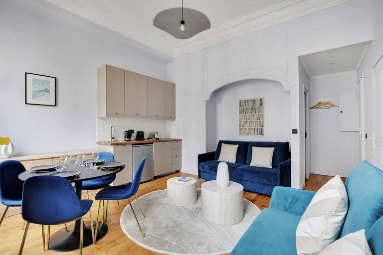 Living area 5, Intimate apartment - 1BR/4P - Bastille, Paris