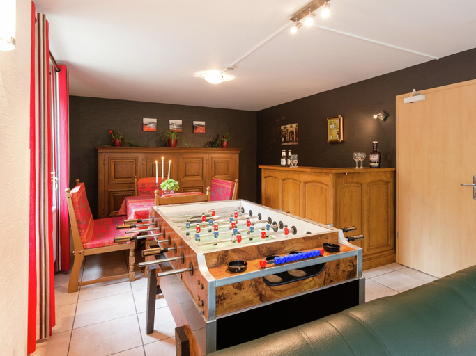 Food & Drinks 4, Spacious Retreat by Lake, Liège