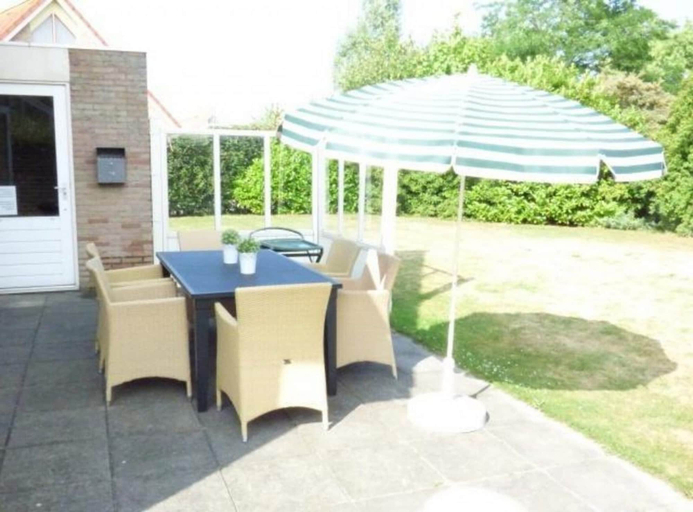 Balcony 3, Pleasant Holiday Home With Garden, Sluis