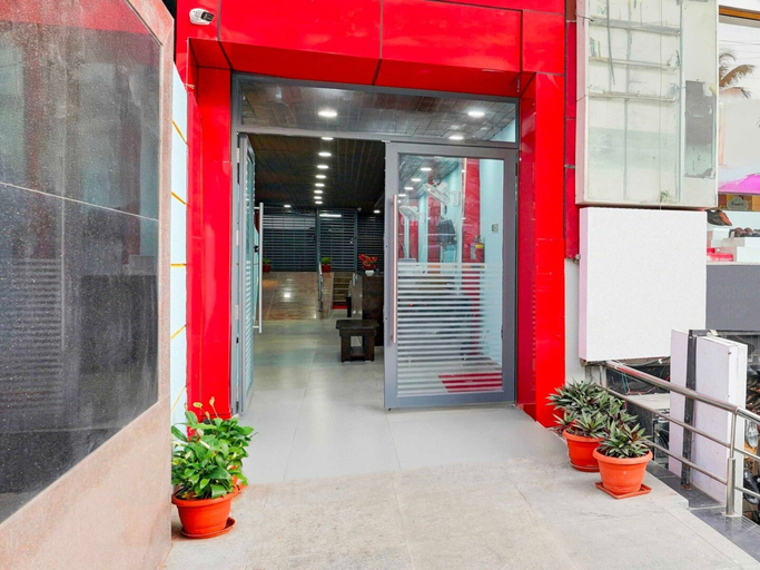 Reception 5, Collection O Jeevan Bima Nagar HAL Road, Bangalore