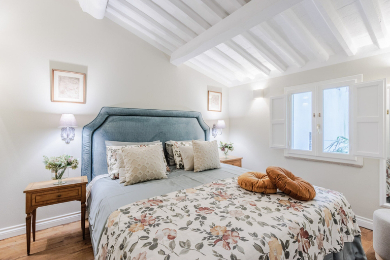 Room 3, Apartment in Lucca Near Cathedral Square, Lucca