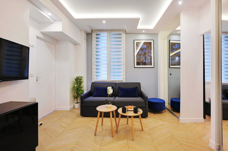 Living area 2, Serene Apartment - 1br/4p - Place de la Bastille, Paris