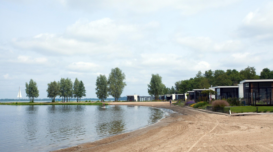 Others 4, Modern Chalet in a Park Near the Veluwemeer