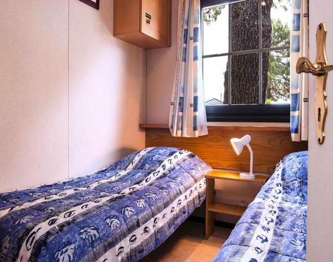 Room 5, Mobile Home With Terrace at Domaine Les Muriers, Vendres-plage, Hérault