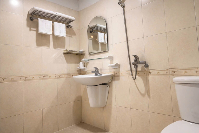 Bathroom 5, Thanh An 2 Hotel, Vinh