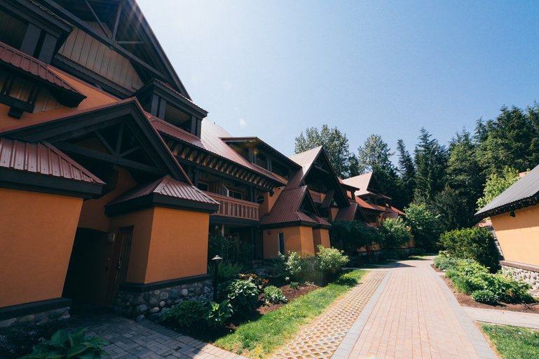 Exterior 4, Heavenly Suite at Sunpath, Squamish-Lillooet