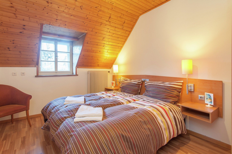 Room 5, Large Modern Holiday Home in Hermagor-pressegger See/carinthia With Pool, Hermagor