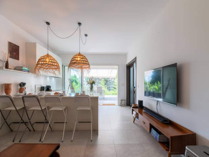 Dining 5, Luxury Apartment in Juan les Pins, Alpes-Maritimes