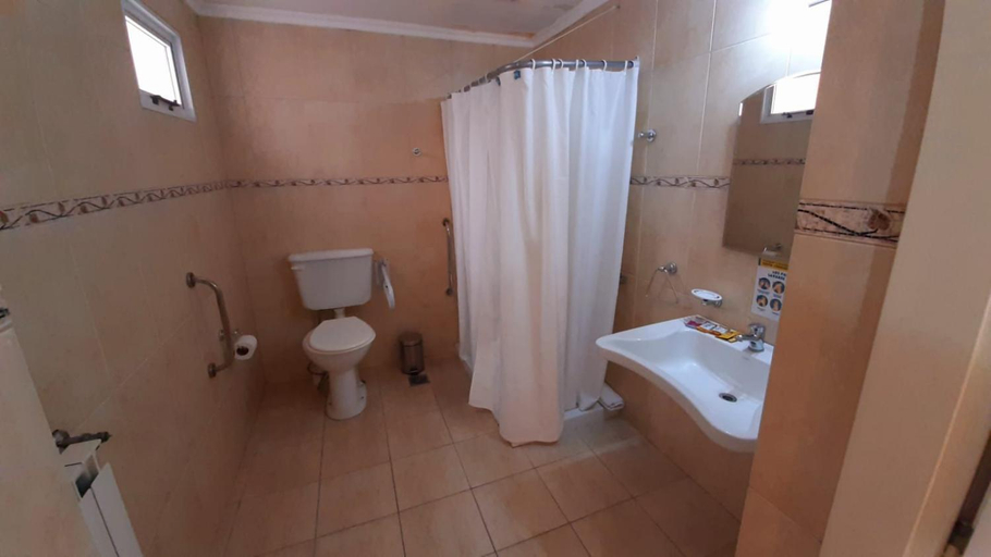Bathroom 3, Hotel Kelman, Lago Buenos Aires