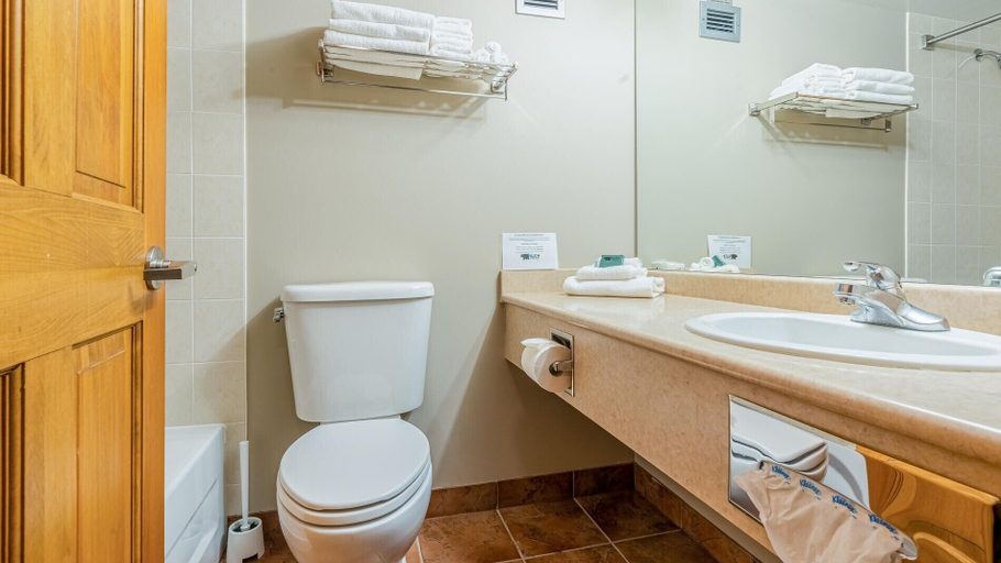 Bathroom, Cahilty #225 Home, Thompson-Nicola