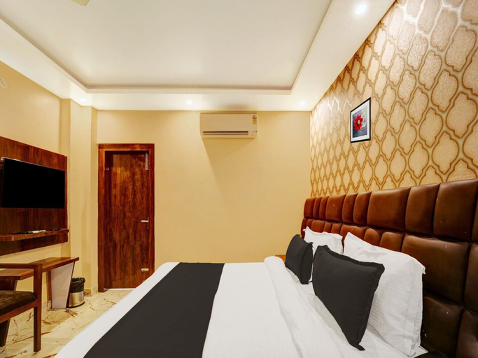 Room 4, Deluxe The Dev Regency, Patna