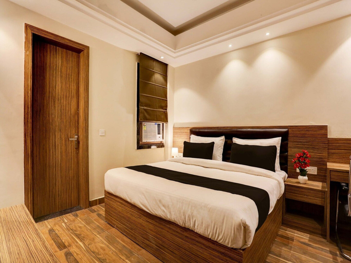 Room 3, Super Collection O Stargaze, Kanpur Nagar