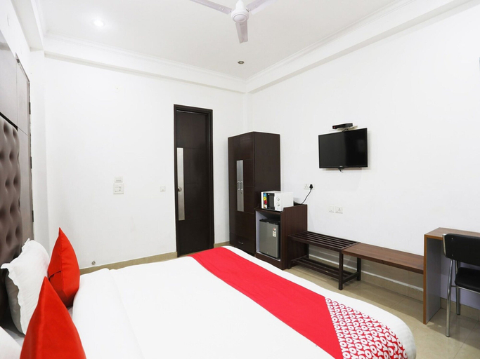 Room 5, Collection O Tipsyy Inn, Gurgaon