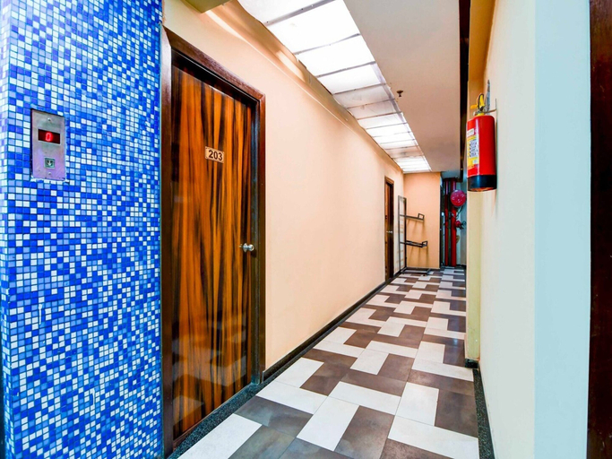 Interior 5, Hotel O Circus Avenue Road, Kolkata