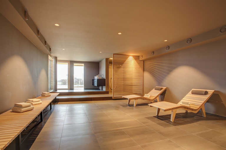 Spa 5, eXo Fly Level 4 Hotel Stuttgart, Esslingen