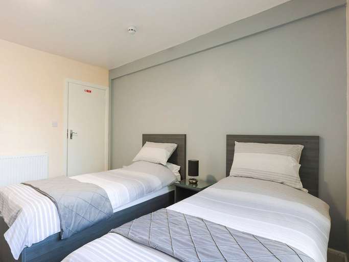 Room 5, Standard Twin Room, London