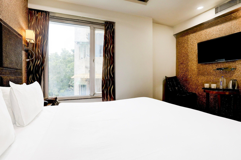 Room 2, Palette River Front Railway Station, Ahmadabad