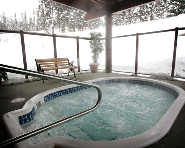 Outdoor spa tub, Cahilty #237 Home, Thompson-Nicola