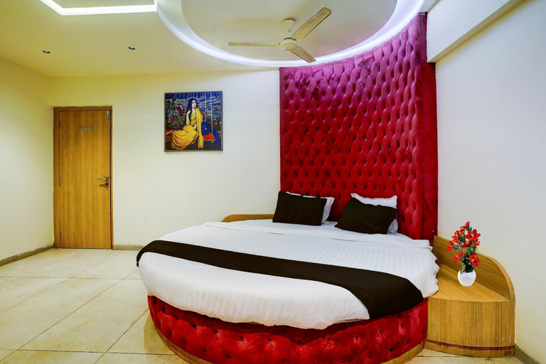 Room 2, Townhouse Oak New Nashik Highway 3, Thane