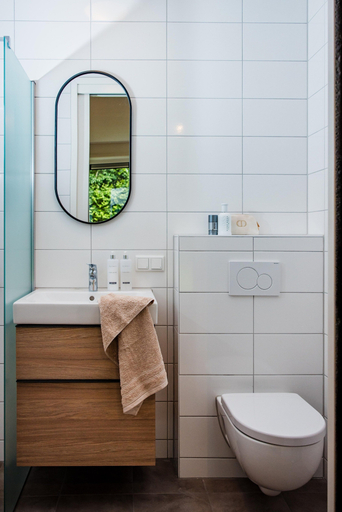 Bathroom 3, Spacious Holiday Home in Voorhuizen With Terrace, Barneveld