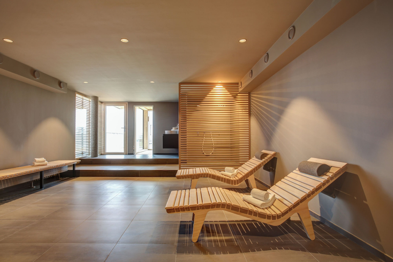 Spa 2, eXo Fly Level 4 Hotel Stuttgart, Esslingen