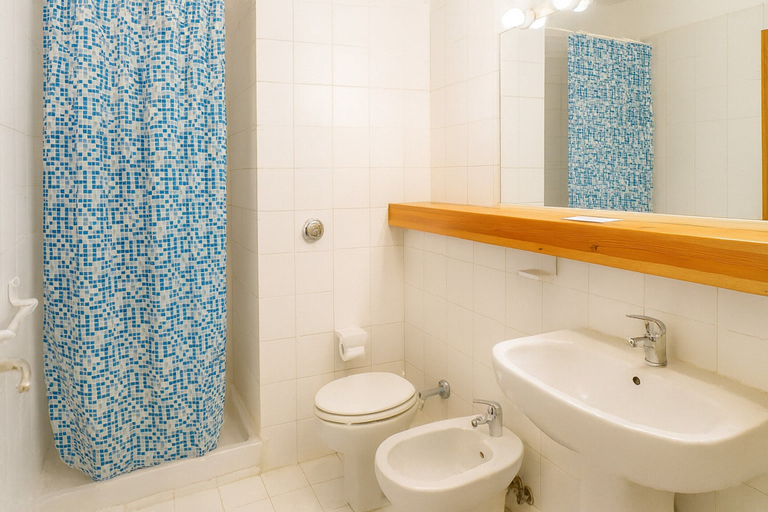 Bathroom, Apartment in Olbia With Shared Garden, Olbia-Tempio