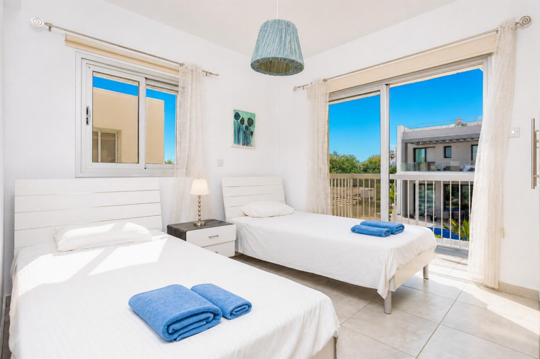 Facilities 3, Villa Marina