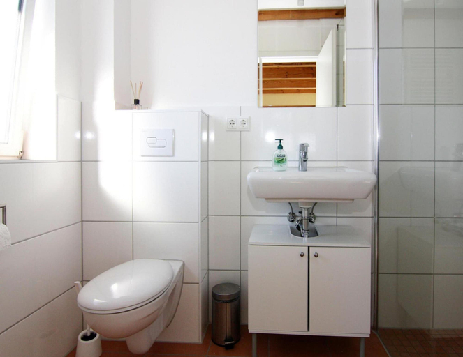 Bathroom 4, Farmstay Neuendorfkrug, Lutow, Vorpommern-Greifswald
