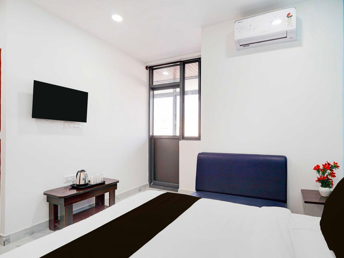 Room 4, Collection O Jeevan Bima Nagar HAL Road, Bangalore