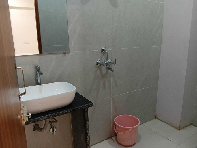 Bathroom 2, Hotel O Sector 18 Metro Station, Gautam Buddha Nagar