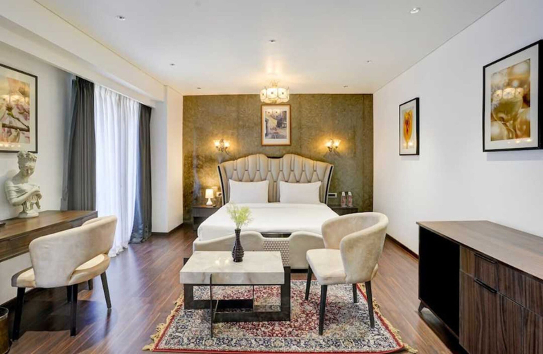 Room 5, Townhouse Magarpatta City Emerald, Pune