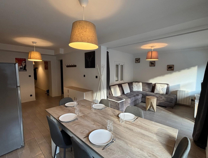 Dining 4, Les Marmottes Ndeg302 - 2P7, Isère