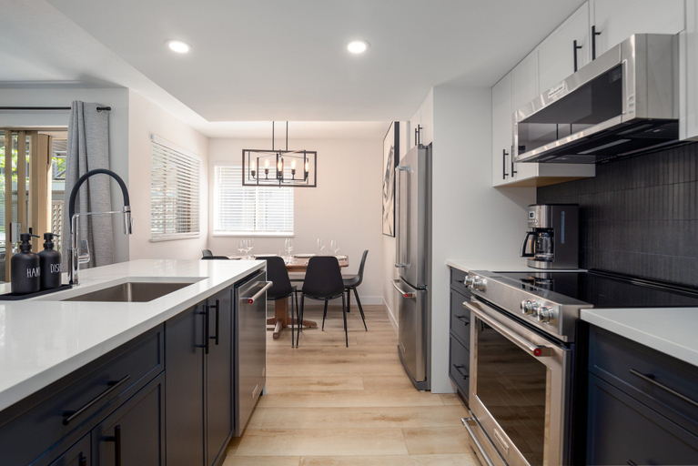 Private kitchen 2, The Altitude at Valhalla, Squamish-Lillooet