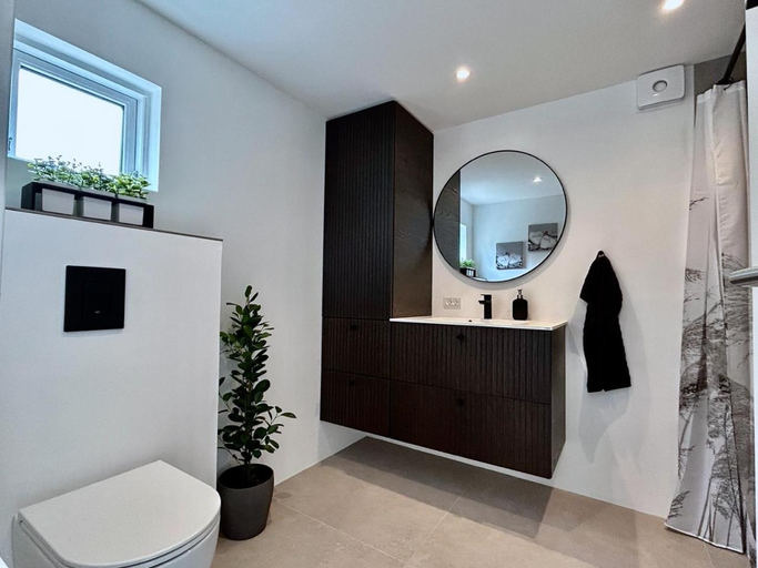 Bathroom, Cozy private annex near bathing lake and 30 min. from Copenhagen, Egedal