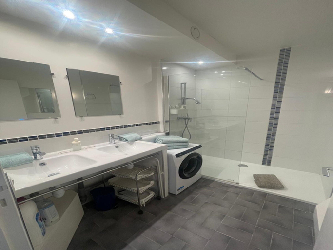 Bathroom 3, Peaceful La Pinède apartment for couple, Alpes-Maritimes