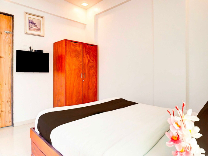 Room 5, Hotel O Ubale Nagar, Pune