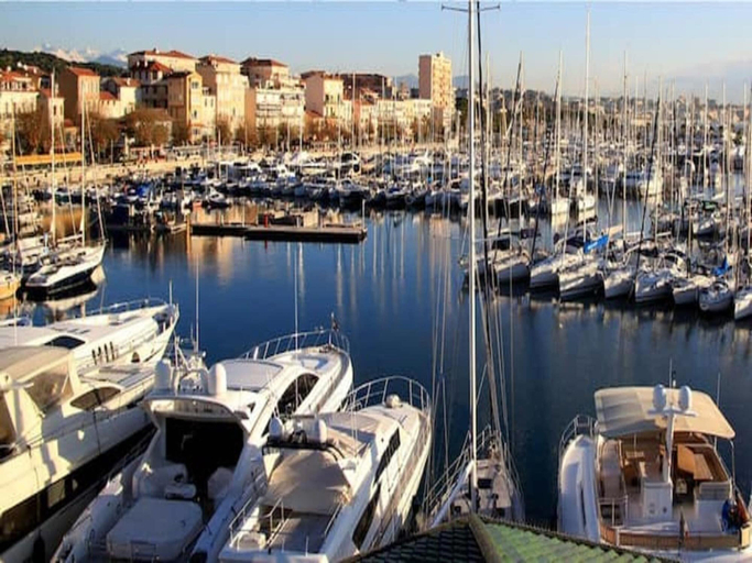 View from property 2, Couple Stay by the French Riviera, Alpes-Maritimes