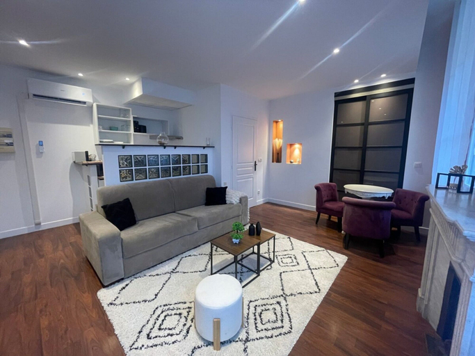 Living room 2, Cozy Apartment Retreat in Le Cannet, Var