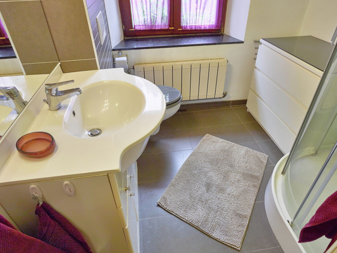 Bathroom 4, Peaceful Garden Home, Chevron, Liège