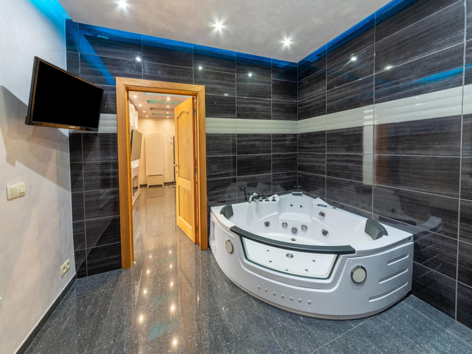 Spa treatment 3, Magnificent Holiday Home in Verviers With Sauna, Liège