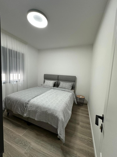 Others 4, Boulevard Apartments Meti