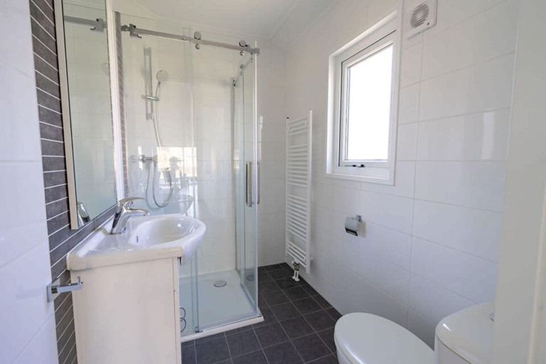 Bathroom, Comfortable Chalet, Near the Veluwemeer