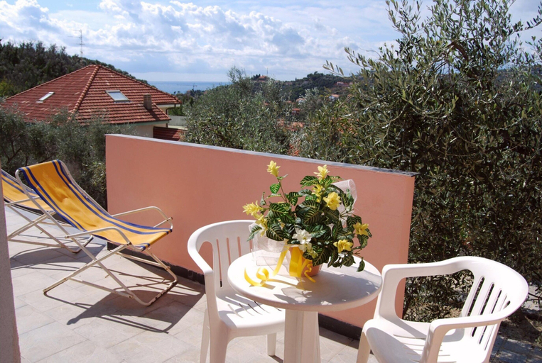 Balcony, Studio fur 4 Personen in Imperia, Imperia