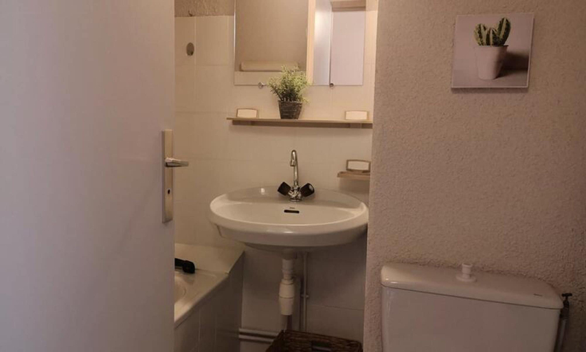 Bathroom, Apartment Near Mont Rond Ski Slopes, Savoie