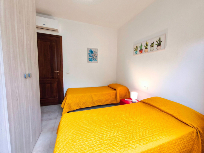 Room 2, Seaside Apartment Near Budoni, Nuoro